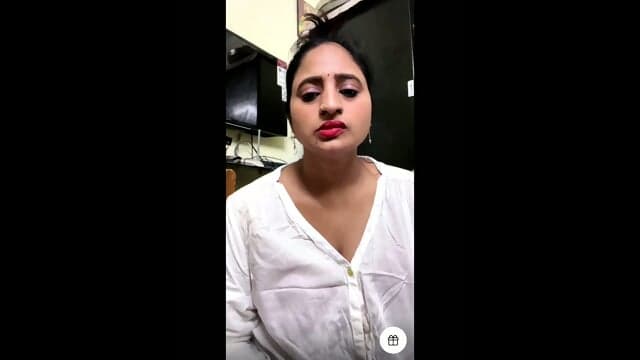 Telegu Instagram Tango Model In Shirt And In Bra Showing 16/02/24