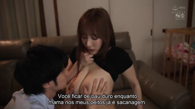Minha IrmÃ£ Ã© Uma Jovem MÃ£e Com Os Peitos Cheios de Leite [Legendado] Cena 1