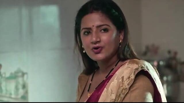 Dever ne akeli bhabhi dekh bhabhi ko pakad kar kiya sex