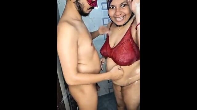 Munni Bhabhi Bath and Fuck