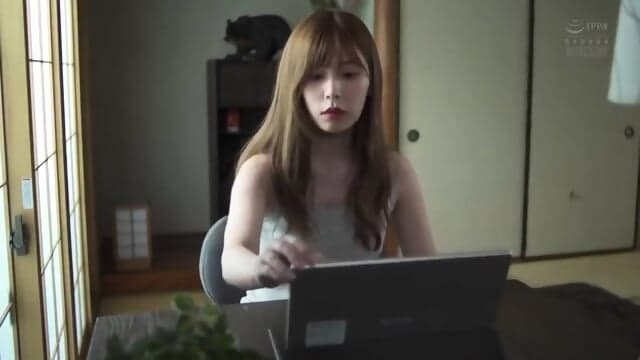 Cheating Wife Gets Pounded By The Man On Her Webcam