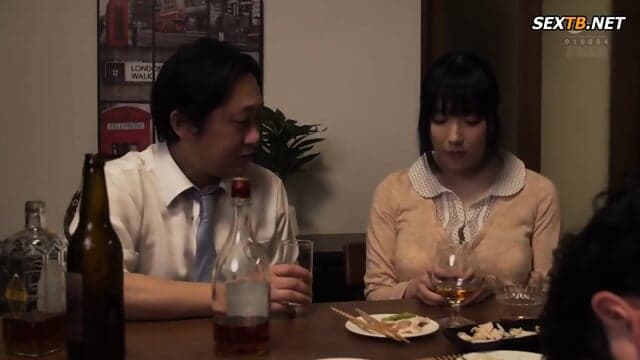 My Wife Is Seduced By My Boss After I Passed Out