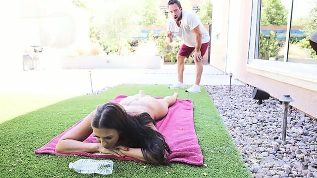 Rachel Starr - Fuck while her husband is out