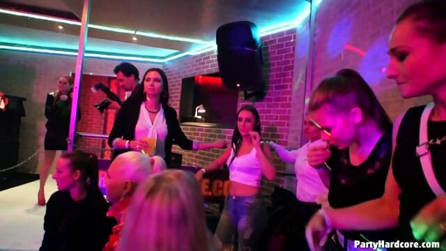 Partyharcore 12 02ecena