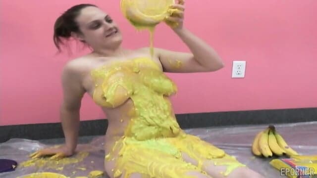 Babe Loves Bananas