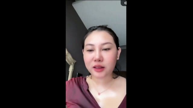 Dewi Efika cum-on-face