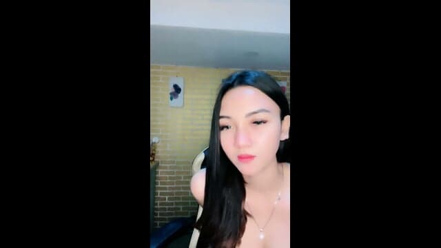 Pesona Cantiknya Miss AF Ebot Menggoda MangoLive