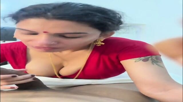 Sote Pati Ka Kadak Lund Choos Dala Pyaasi Biwi Ne