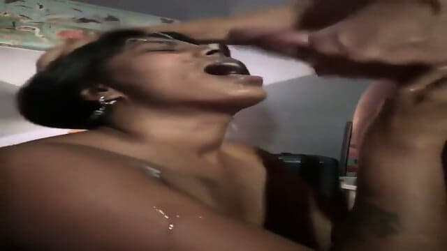 Raat Mein Bhai Ne Behan Ke Munh Mein Dala Lund