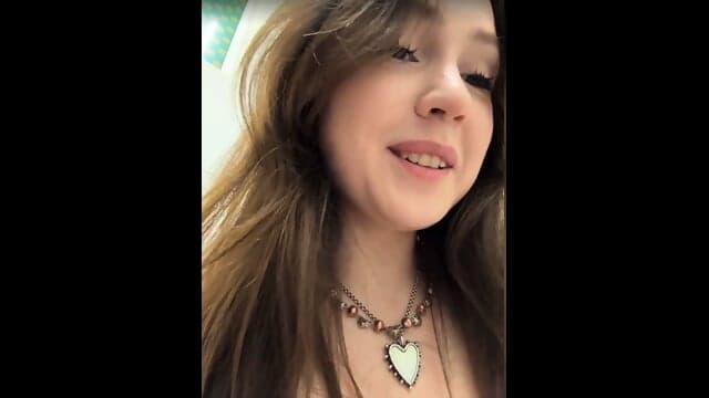 Peachy Dream Masturbating In Public