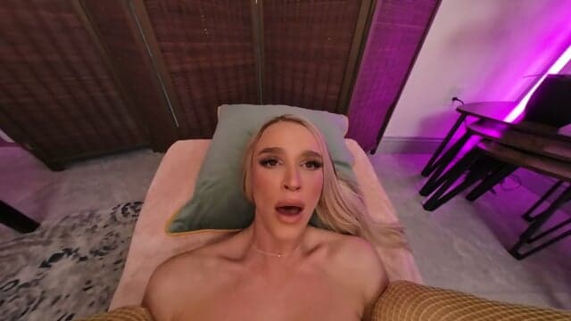 Rubia Teen De Tetas Operadas VR