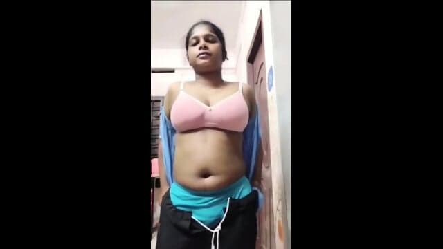 Tamil Hotel Staff Babe Undressing Spreading Her Pussy & Ass