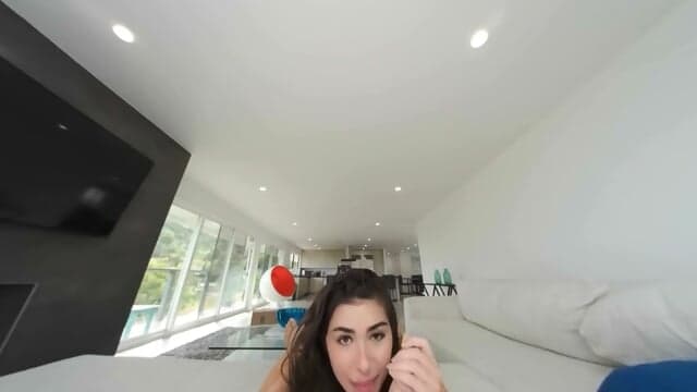 Maddison Beer VR