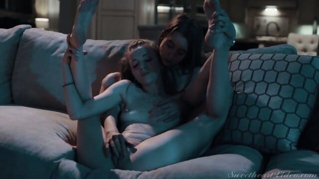 Romantic 69 And Pussy Eating With Lesbian Stepsisters Jill Kassi