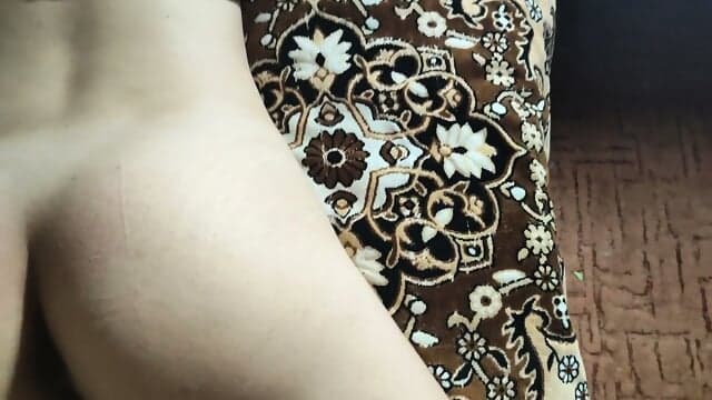 Amateur Asian MILF Creampie Filled With Hot Cum At Night