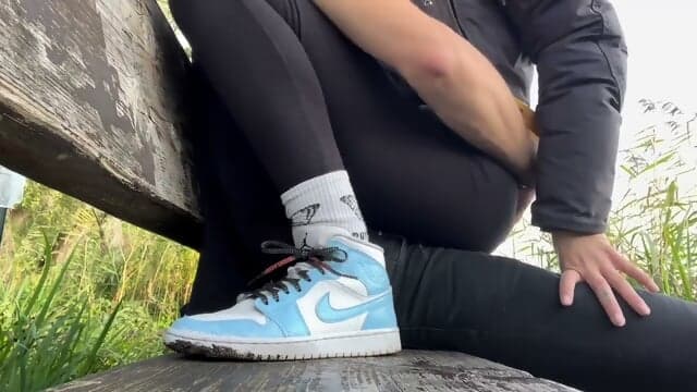 Risky Public Park POV: Blonde Masturbates In Tight Leggings