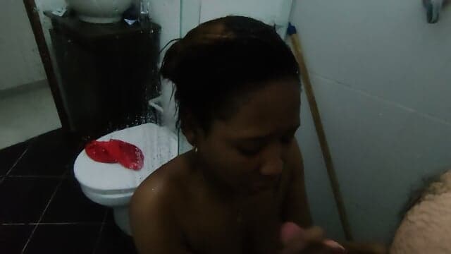 Cogiendo Con Morena En La Ducha