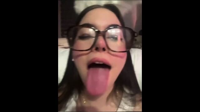 CAM GIRL