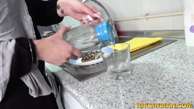 Bhai Jaan fucks Begum Sahiba 001