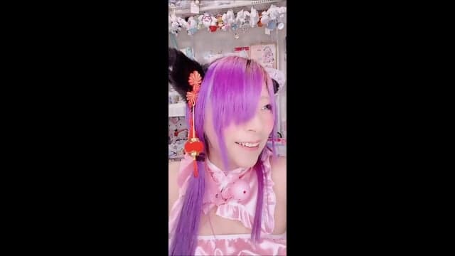 comonun pussy masturbation in cosplay