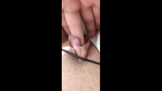 Turkish Horny Housewife Cums By Playing With Her Big-Lipped Pussy